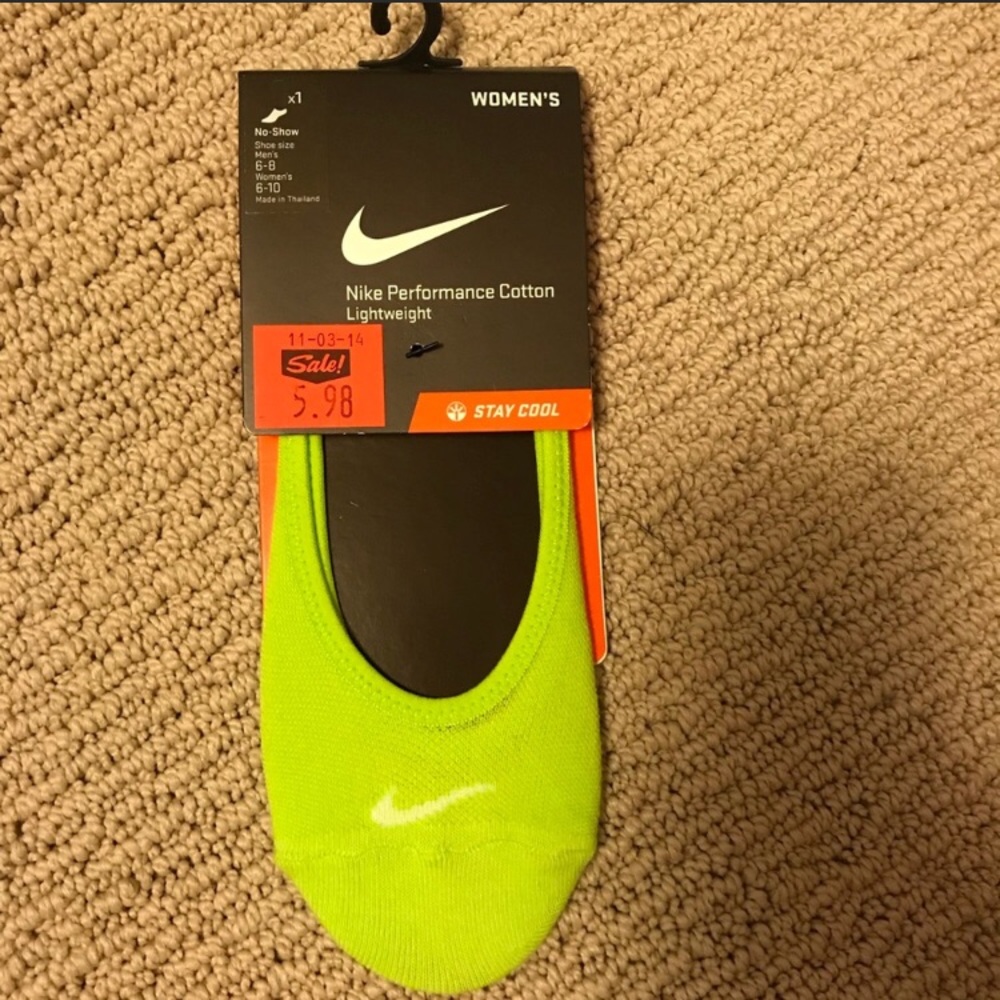 Nike no show socks NWT!